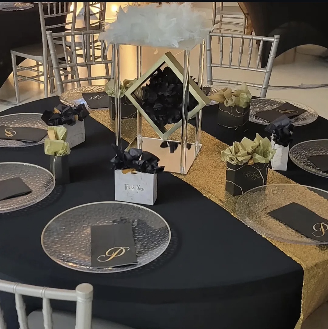 Onyx & Champagne Settings