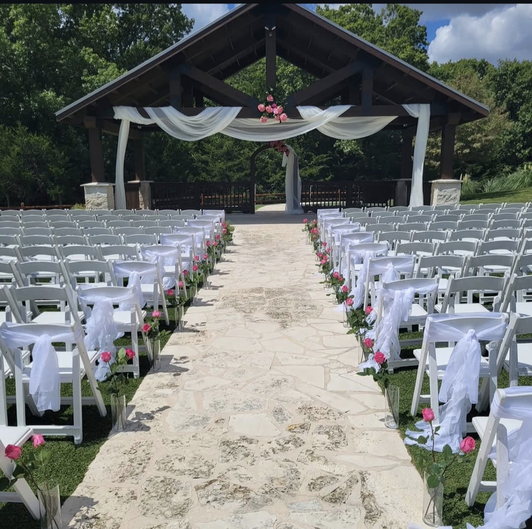 Garden Pavilion Aisle